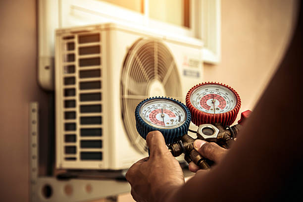 Professional Hvac technician working in Comfort, TX